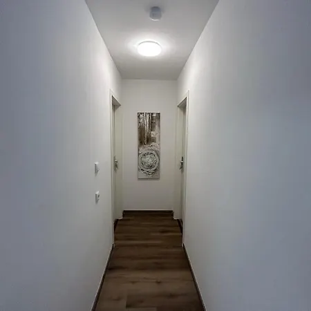 Messe Hv-2 Apartment *