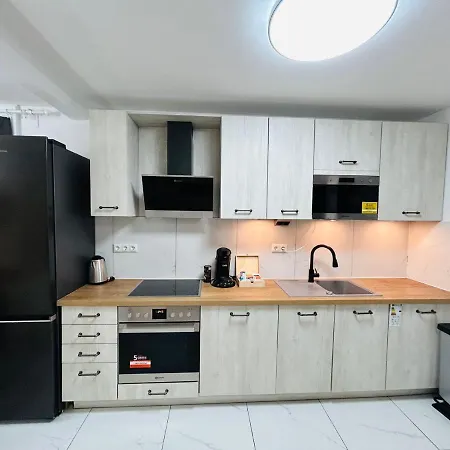 Messe Hv-2 Apartment *